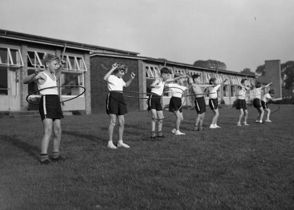 1958: Hula Hoops sweep the nation